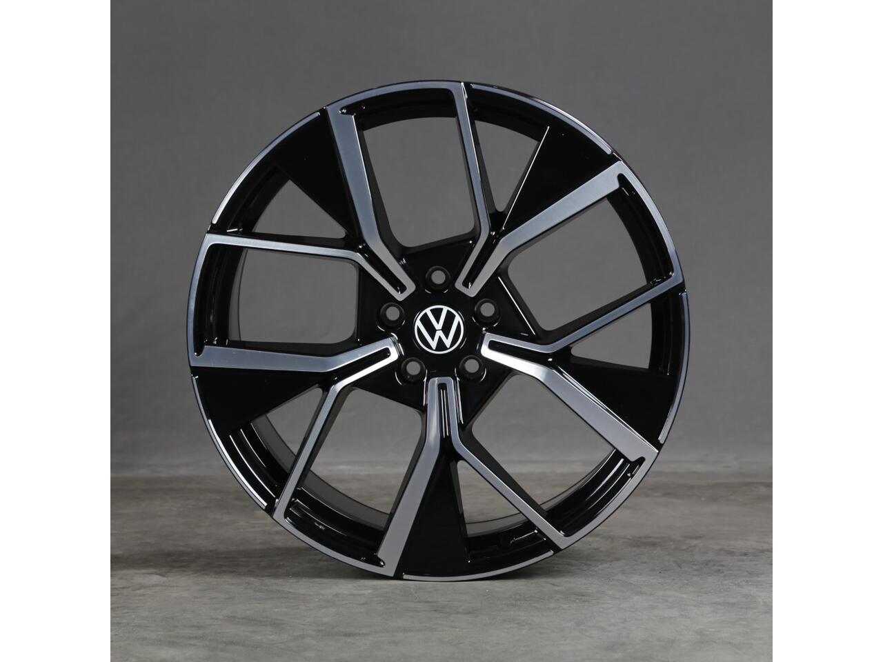 Volkswagen TIGUAN 1.5eTSI R-LINE LEDER/PANO-DAK/TREKHAAK/HUD/ACC/CAMERA