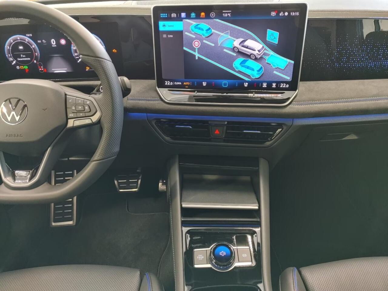 Volkswagen TIGUAN 1.5 eTSI R-LINE LEDER/PANO-DAK/TREKHAAK/CAMERA/HUD/ACC