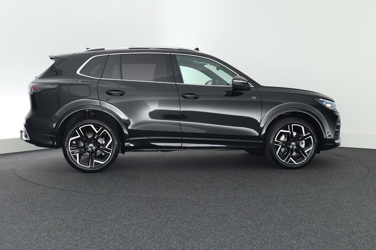 Volkswagen TIGUAN 1.5 272pk eHybrid R-Line Edition Trekhaak Camera Keyless Massage Virtual Cockpit Panoramadak Carplay