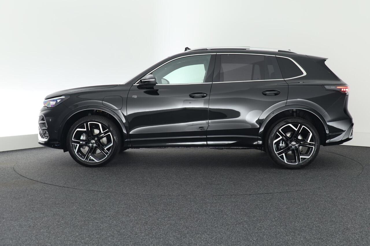 Volkswagen TIGUAN 1.5 272pk eHybrid R-Line Edition Trekhaak Camera Keyless Massage Virtual Cockpit Panoramadak Carplay