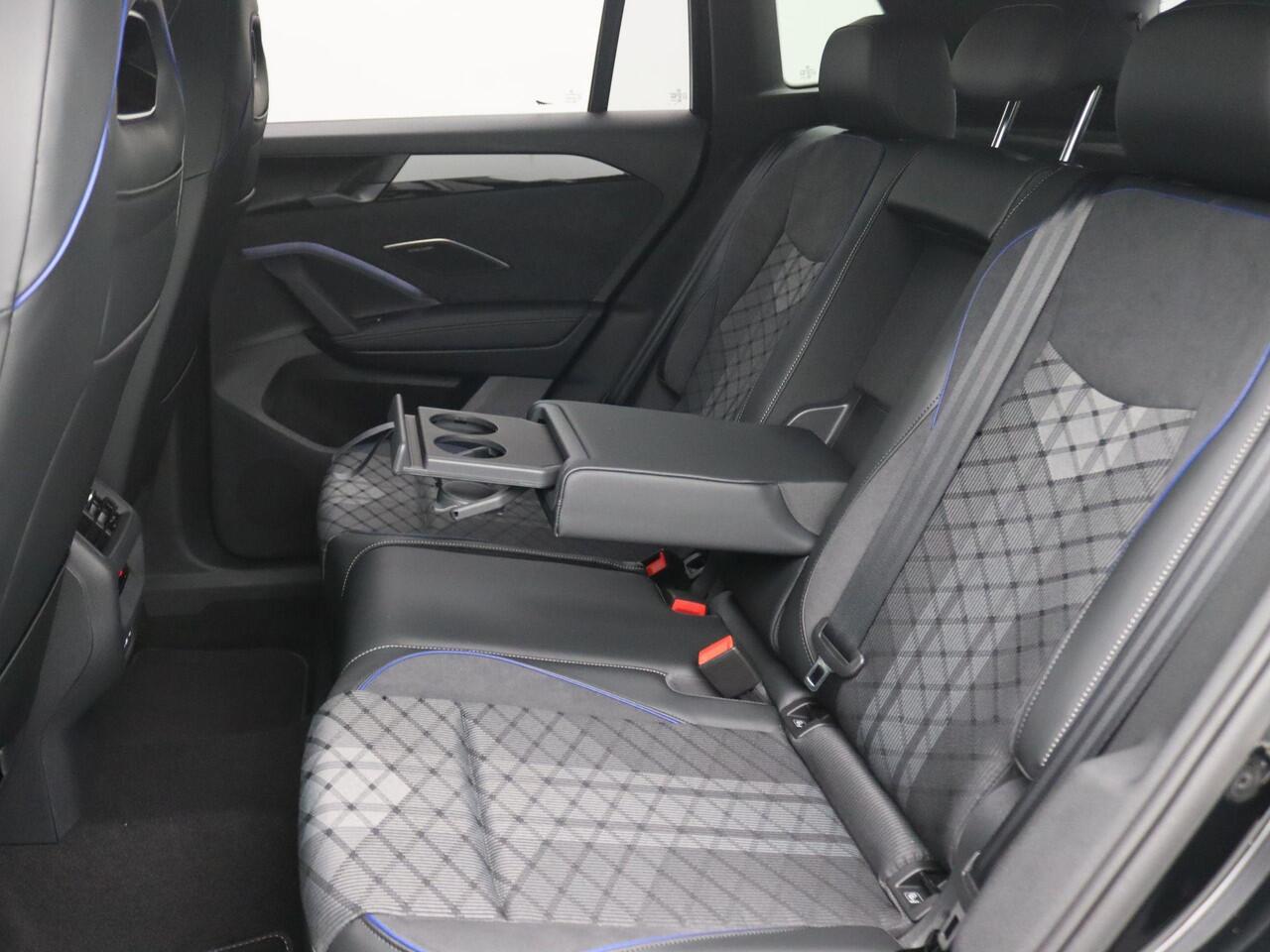Volkswagen TIGUAN 1.5 eHybrid R-Line Edition 272PK DSG Pano-Schuifdak, Black Style, Trekhaak, 20" LM Velgen, Head-Up Display, Matrix LED-Verlichting, 360gr. Camera, Harman Kardon, Navi, Elektr. Achterklep