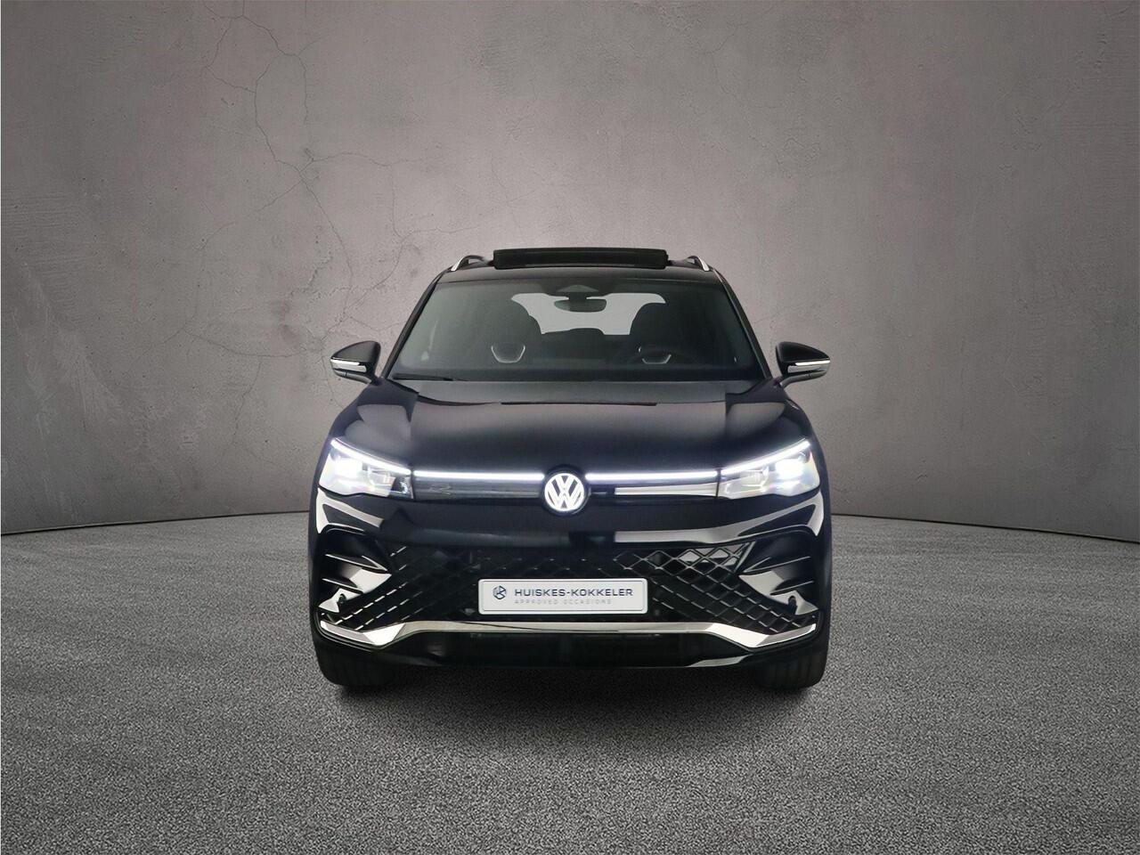 Volkswagen TIGUAN R-Line Edition 1.5 TSI eHybrid 272pk DSG Automaat Trekhaak, Panoramadak, Adaptive cruise control, Elektrische achterklep, Achteruitrijcamera