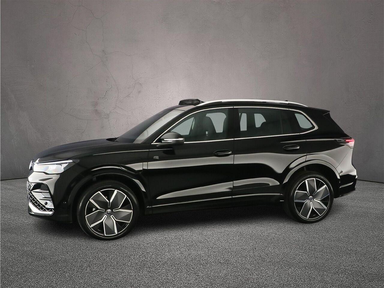 Volkswagen TIGUAN R-Line Edition 1.5 TSI eHybrid 272pk DSG Automaat Trekhaak, Panoramadak, Adaptive cruise control, Elektrische achterklep, Achteruitrijcamera
