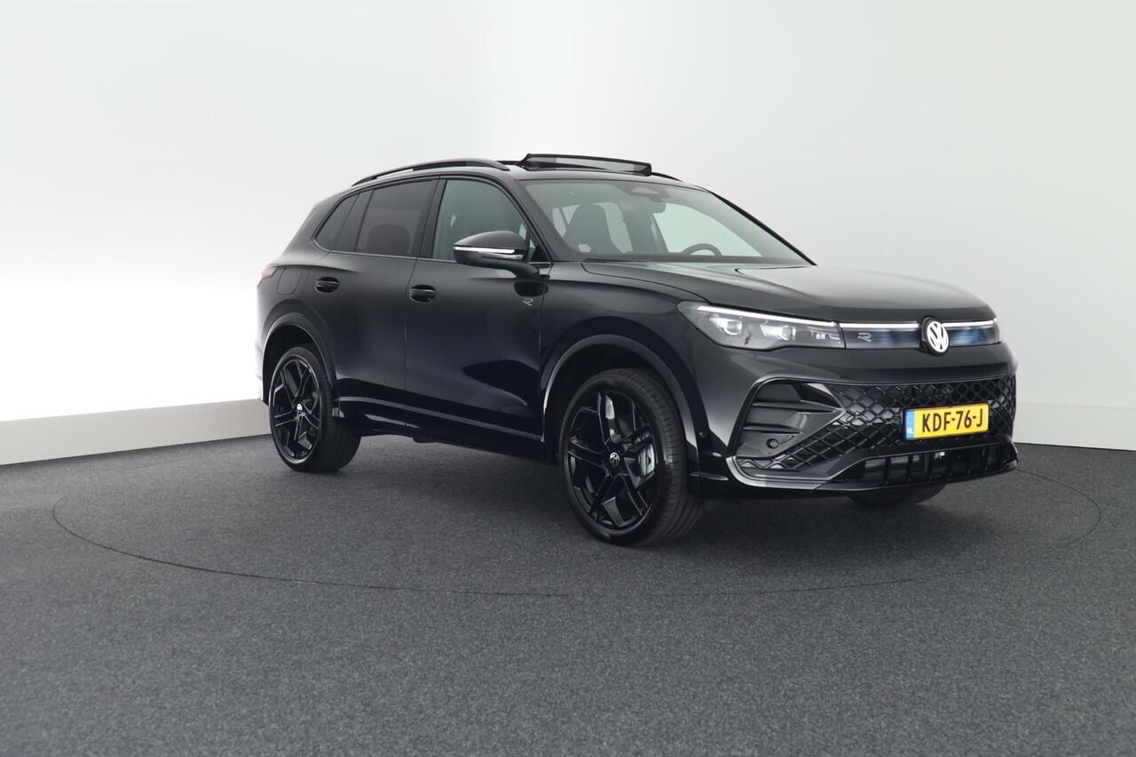 Volkswagen TIGUAN 1.5 272pk eHybrid R-Line Edition Black Style Trekhaak 360Camera Keyless Massage Virtual Cockpit Panoramadak Navigatie