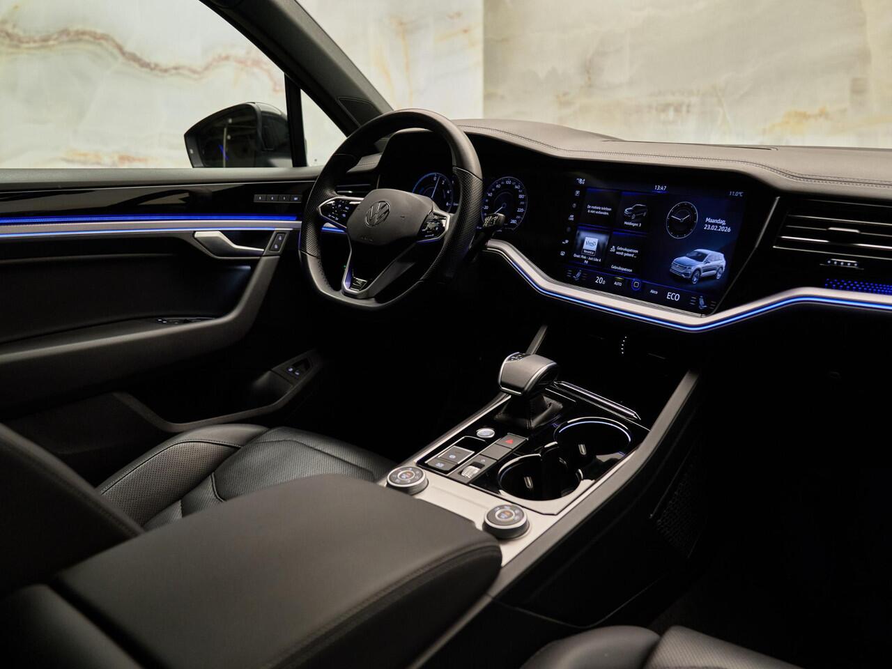 Volkswagen TOUAREG R V6 eHybrid 4Motion, pano, tr.haak, luchtv., memory, keyless, ACC, HUD, 21", matrix-LED