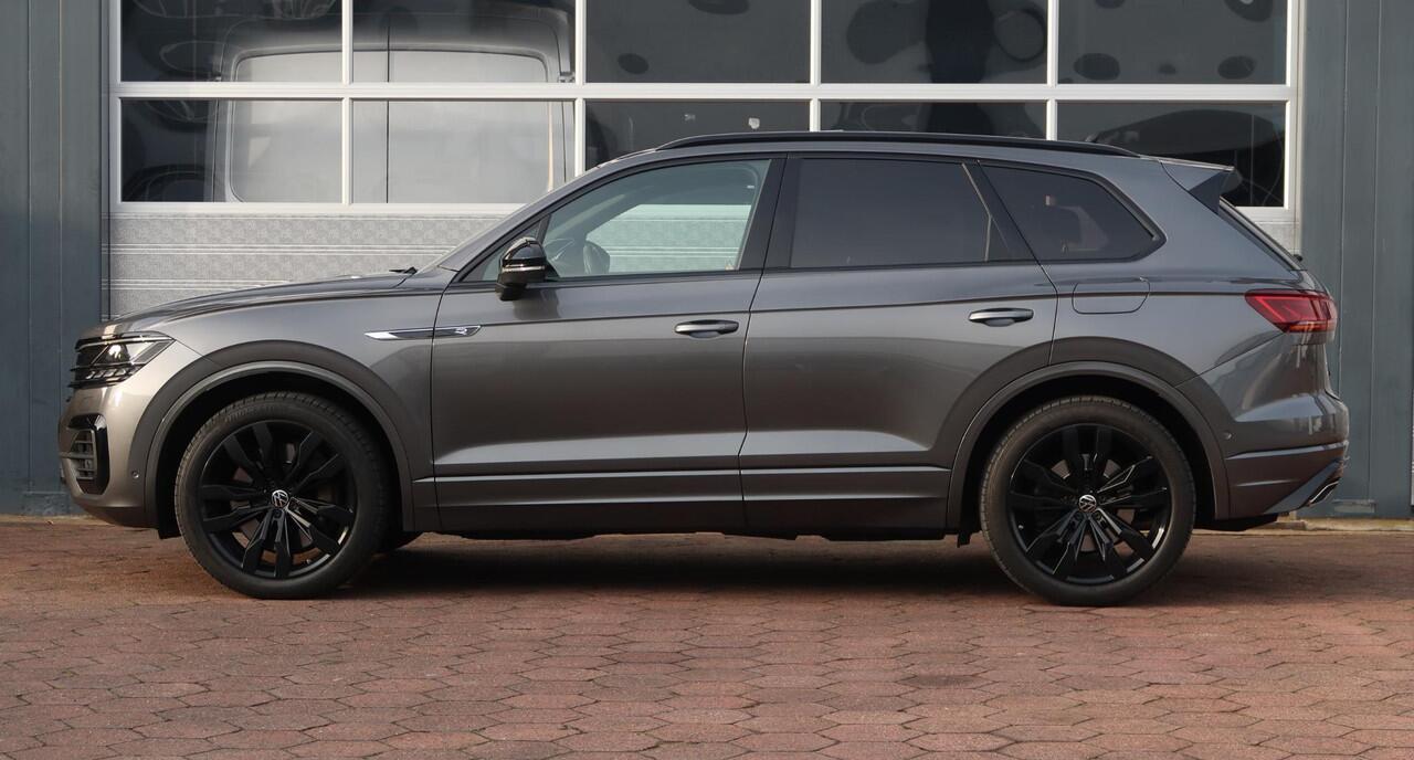 Volkswagen TOUAREG 3.0 TSi 4MOTION R PANO/ MASS/ DYN/ LUCHT/ TRKHK/ ACC/ KOEL/ STUURWVERW