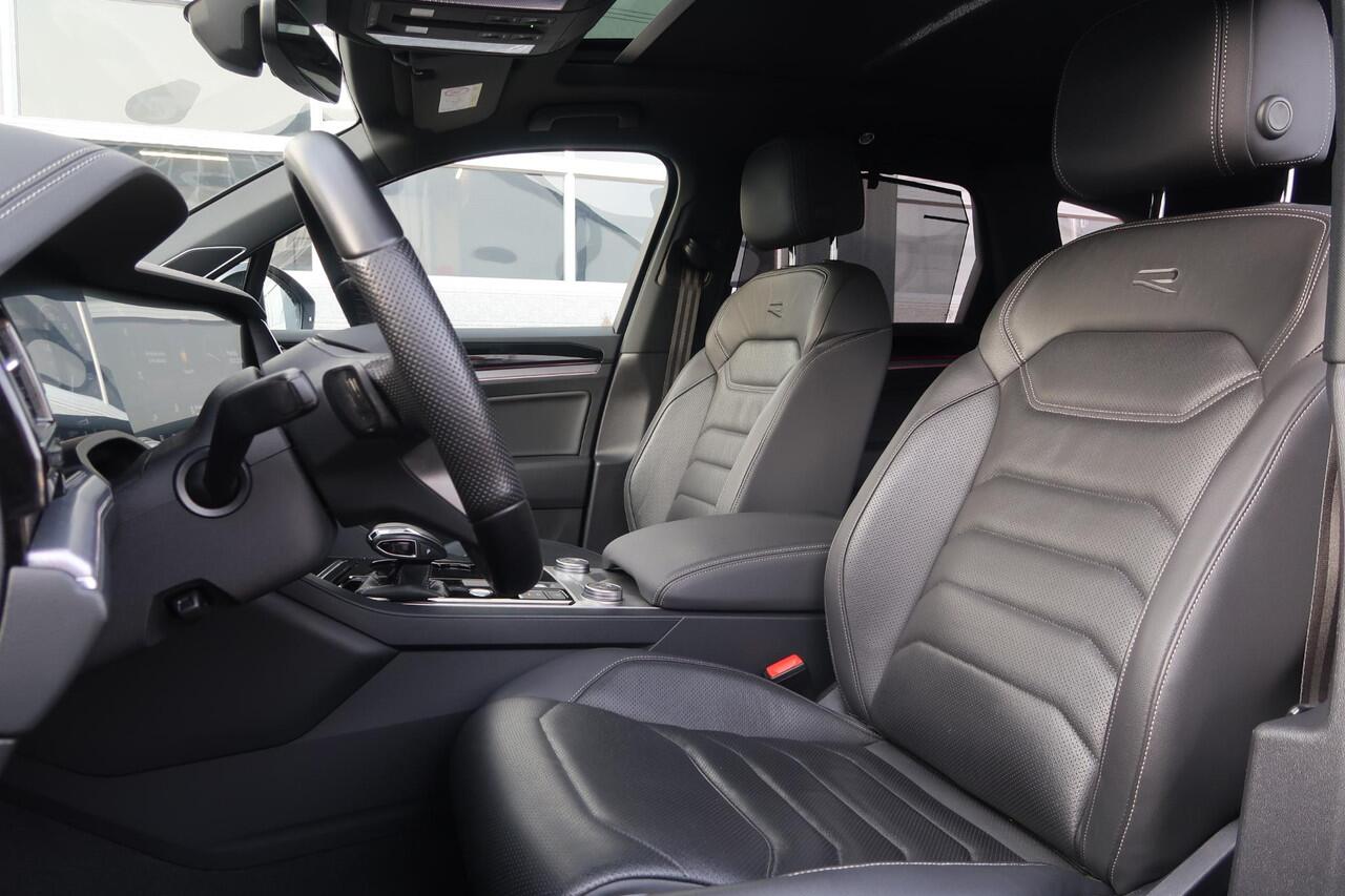 Volkswagen TOUAREG 3.0 TSi 4MOTION R PANO/ MASS/ DYN/ LUCHT/ TRKHK/ ACC/ KOEL/ STUURWVERW