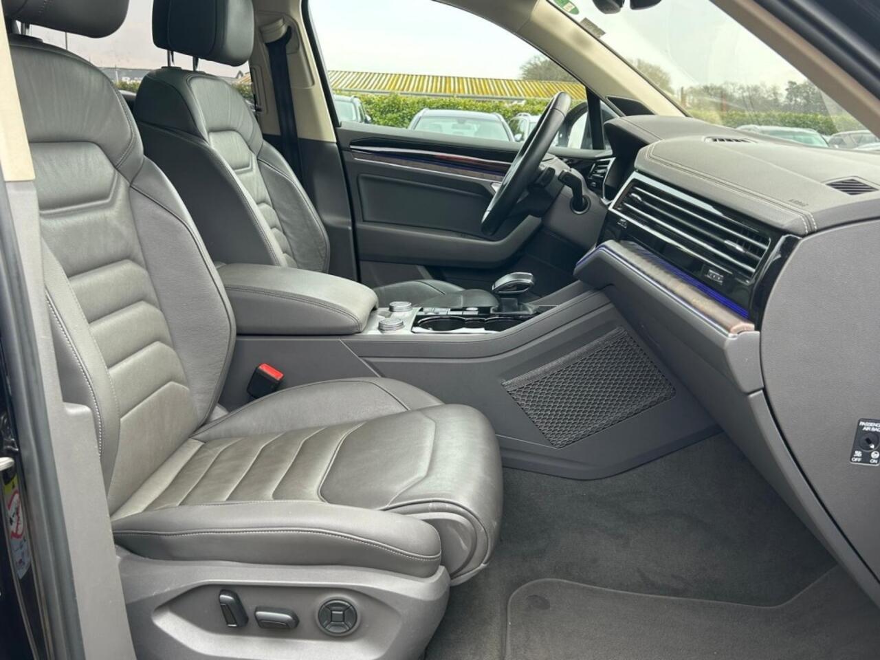 Volkswagen TOUAREG 3.0 TSI EHYBRID 4Motion, Nachtzicht, Leder, Pano