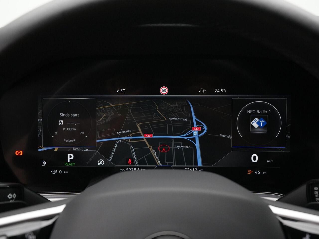 Volkswagen TOUAREG Elegance 3.0 TSi 381 pk tiptronic eHybrid 4MOTION | Panoramadak | Puglia leder | Geheugenstoelen | Rondomzicht camera | Stoelventilatie