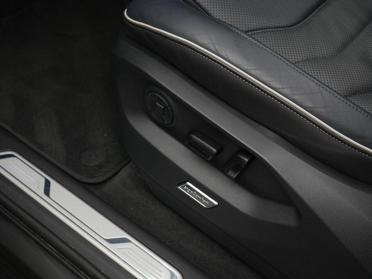 Volkswagen TOUAREG Elegance 3.0 TSi 381 pk tiptronic eHybrid 4MOTION | Panoramadak | Puglia leder | Geheugenstoelen | Rondomzicht camera | Stoelventilatie