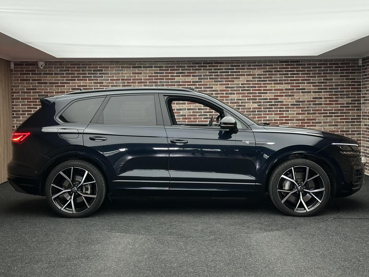 Volkswagen TOUAREG 3.0 TSi 4MOTION R HeadUp Panorama Luchtvering Memory Line
