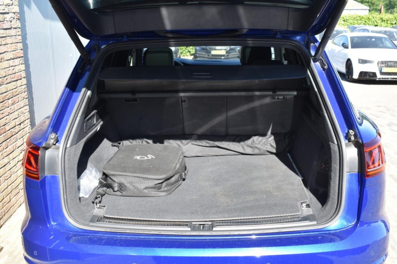 Volkswagen TOUAREG 3.0 TSI 4M R Lapiz Blue, Panorama, Leder, 360 Camera