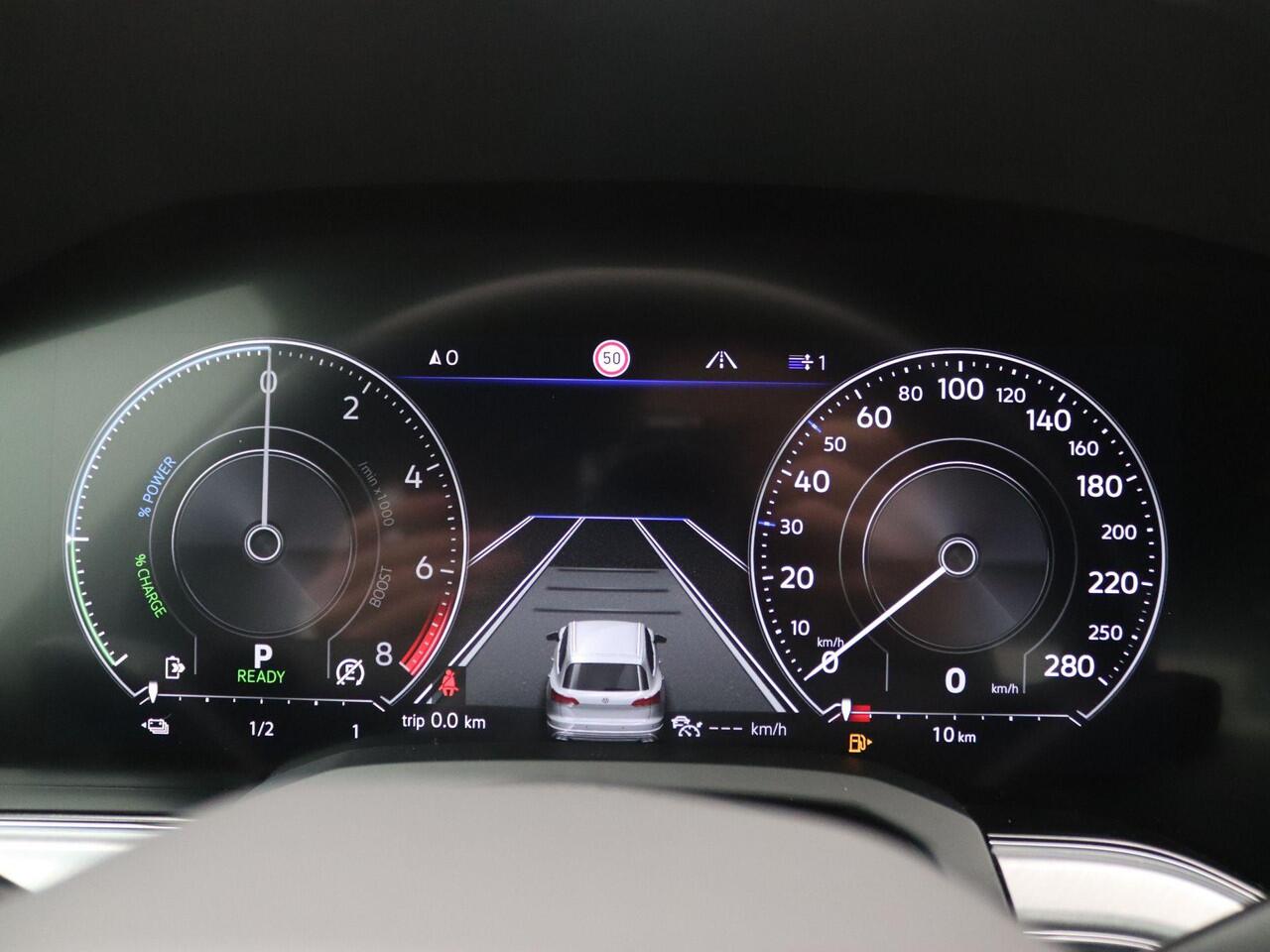 Volkswagen TOUAREG 3.0 TSi eHybrid 4MOTION Elegance 381PK DSG Pano-Schuifdak, Luchtvering, Memorystoel, 360gr. Camera, Trekhaak, Voorruitverwarming, 21" Suzuka LM Velgen