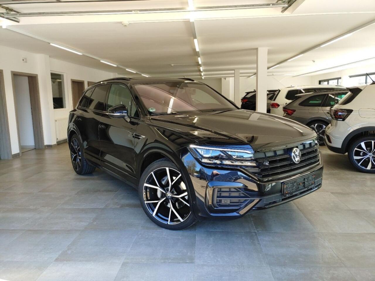 Volkswagen TOUAREG 3.0 TDI DSG R-LINE 4MOTION PANO-DAK/TREKHAAK/CAMERA/CARPLAY/ACC