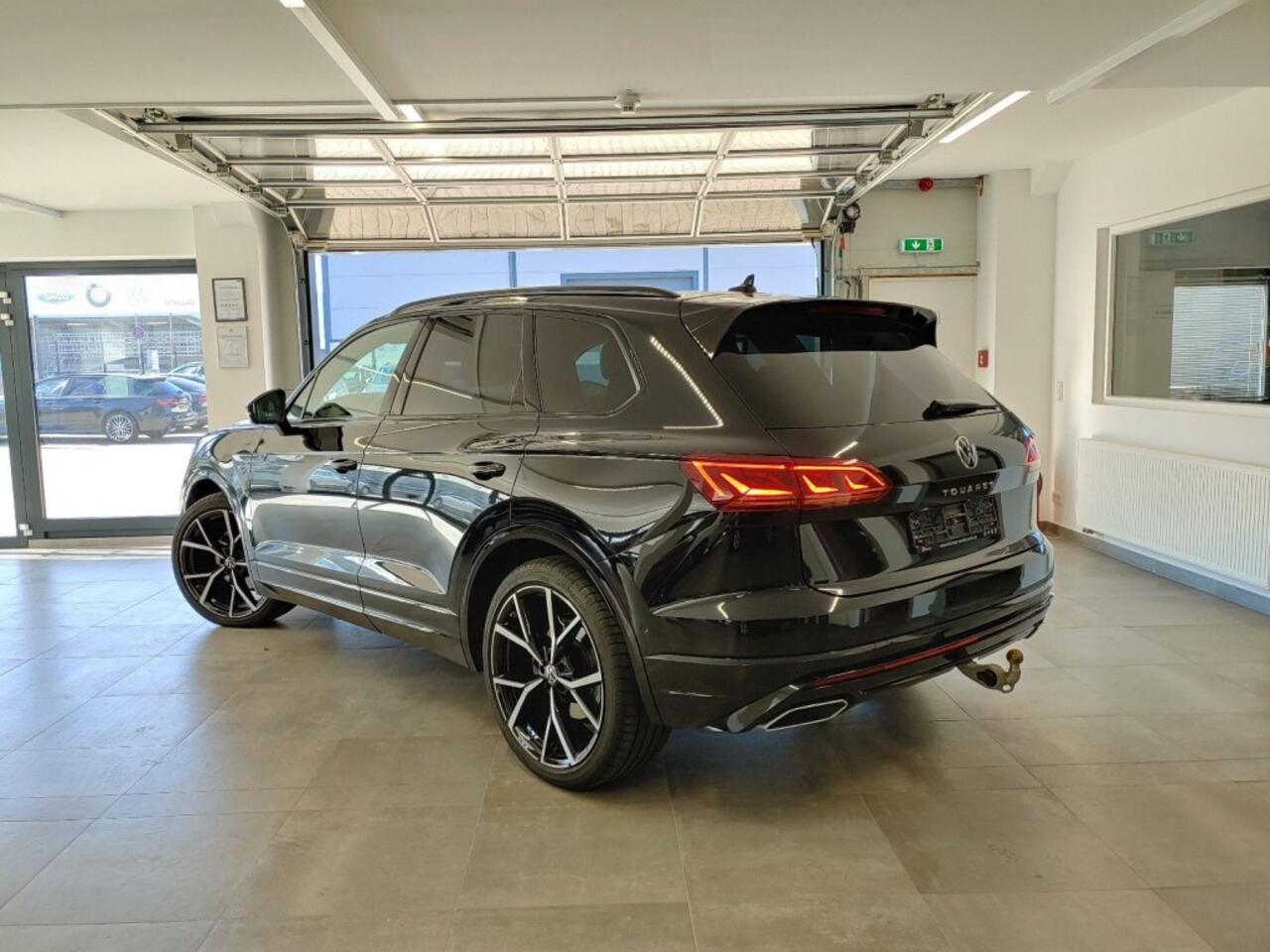Volkswagen TOUAREG 3.0 TDI DSG R-LINE 4MOTION PANO-DAK/TREKHAAK/CAMERA/CARPLAY/ACC