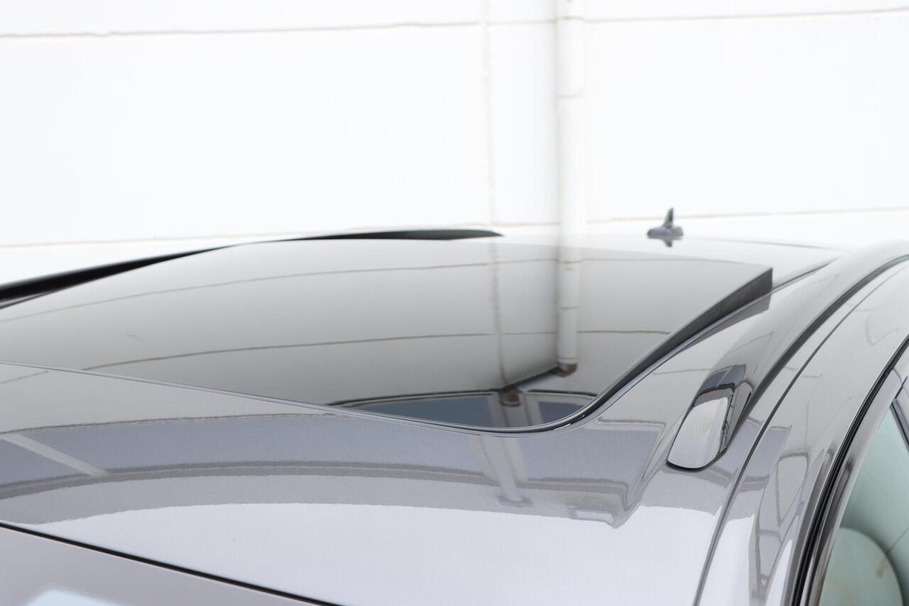 Volkswagen TOUAREG 3.0 TSI eHybrid 4Motion Elegance 380pk Tiptronic | Luchtvering | Pano | 360* camera