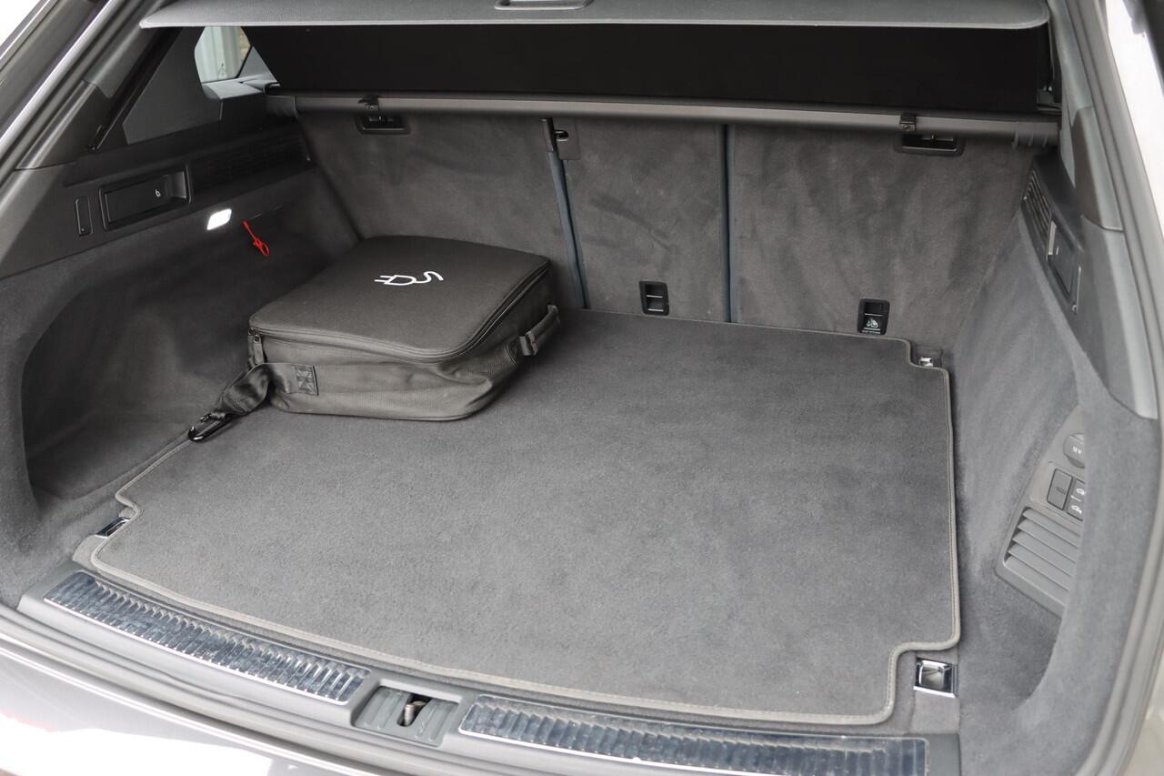 Volkswagen TOUAREG 3.0 TSI eHybrid 4Motion Elegance 380pk Tiptronic | Luchtvering | Pano | 360* camera