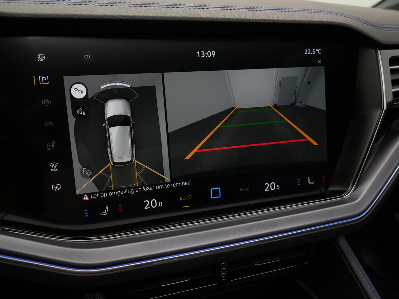 Volkswagen TOUAREG R 3.0 TSi 462 pk tiptronic eHybrid 4MOTION | Panoramadak | Trekhaak | Puglia Leder | Nachtzicht | Head-Up Display | Geheugenstoelen | Dynaudio