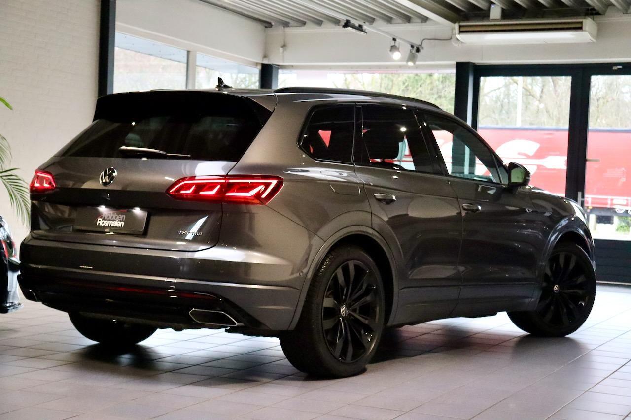 Volkswagen TOUAREG 3.0 TSi eHybrid R 4M PANO|TrkHk|22''