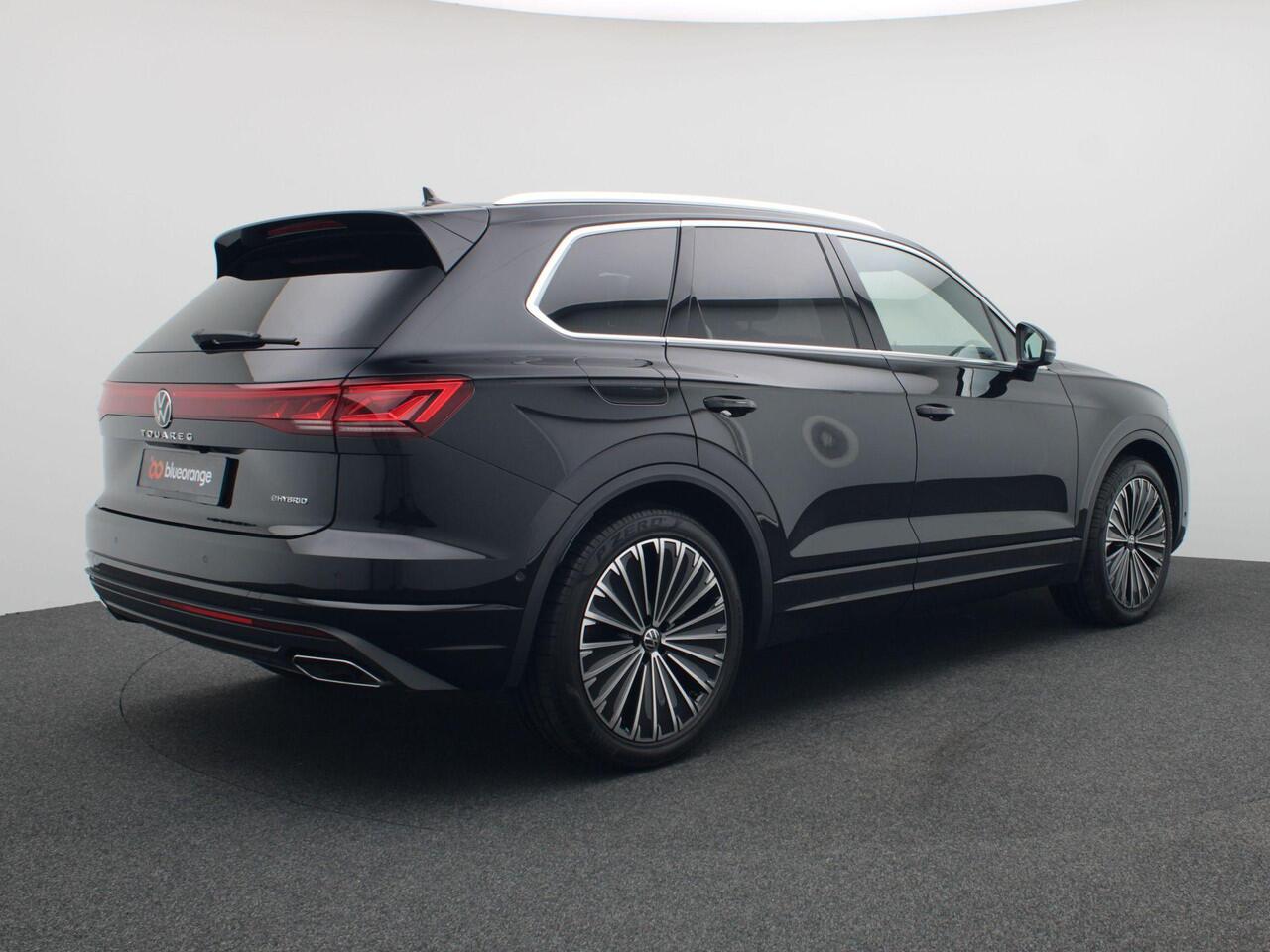 Volkswagen TOUAREG 3.0 TSi eHybrid 4MOTION Elegance 381PK DSG 360 gr. camera, head-up, leder, stoelventilatie, luchtvering, keyless, stoelverwarming&koeling, virtual pedal, alarm, 21'' lichtmetaal