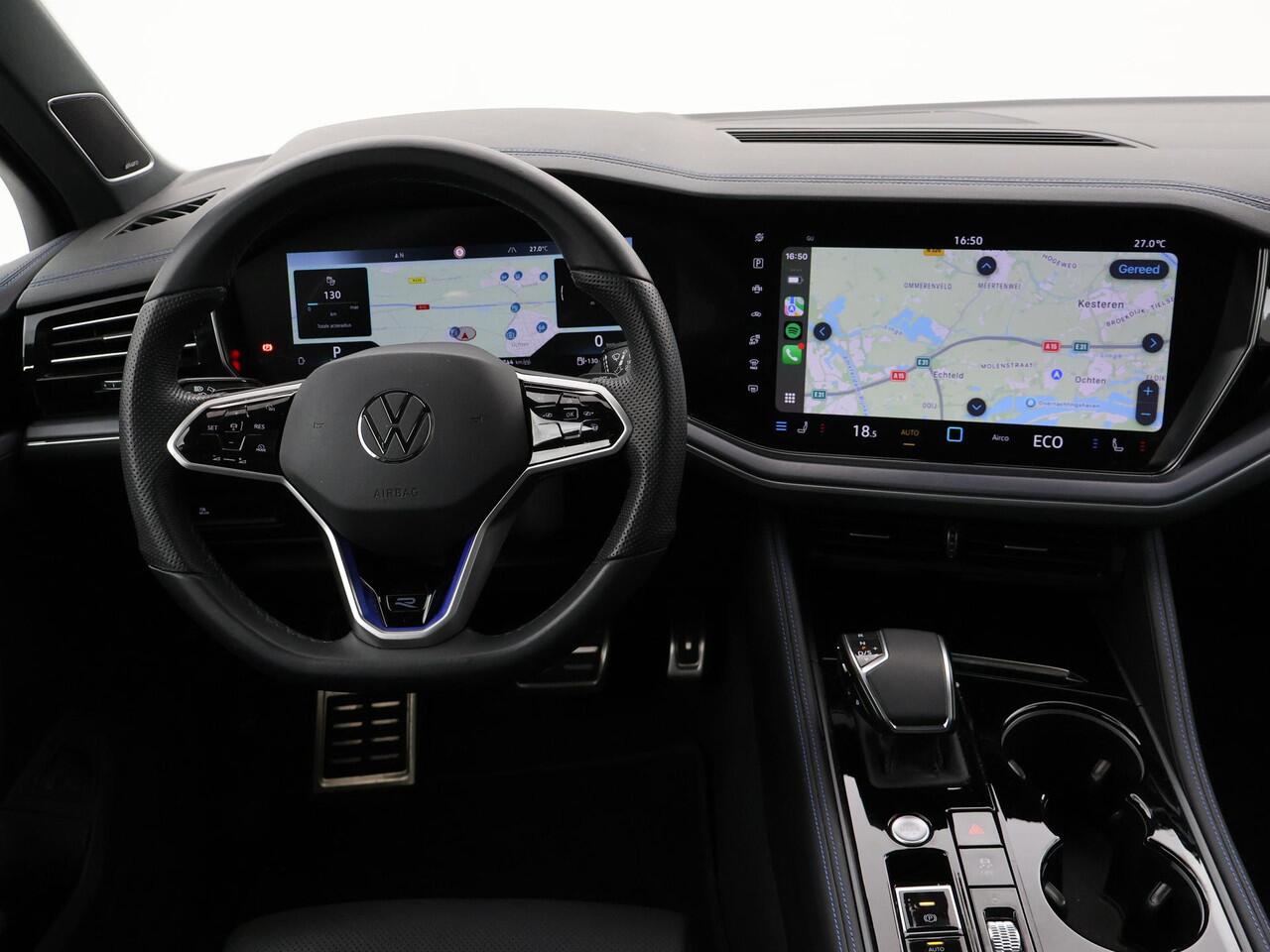 Volkswagen TOUAREG R 3.0 TSi V6 eHybrid 4MOTION R 462 PK *CHILI RED* + PANORAMA | STOELVENTILATIE | LUCHTVERING | DYNAUDIO | HEAD-UP DISPLAY