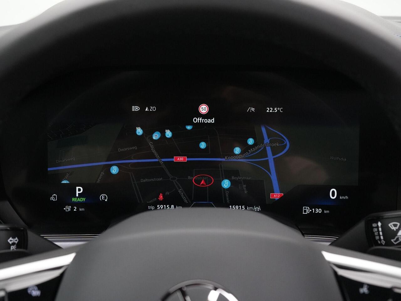 Volkswagen TOUAREG 3.0 TSi eHybrid 463 pk tiptronic 4MOTION R | Panoramadak | Trekhaak | Puglia Leder | Nachtzicht | Head-Up Display | Geheugenstoelen | Dynaudio