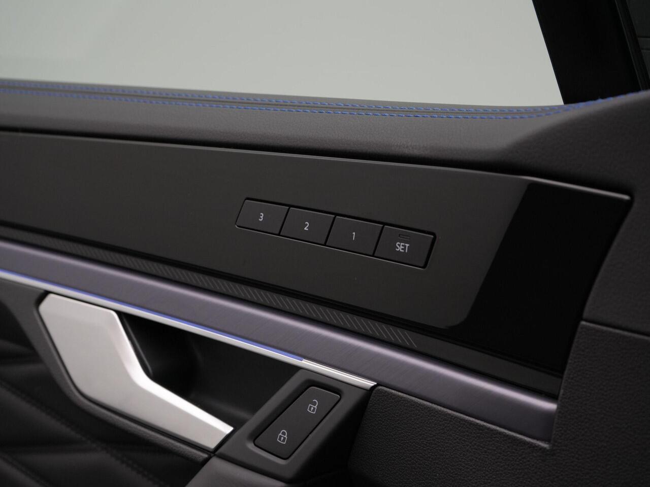 Volkswagen TOUAREG 3.0 TSi eHybrid 463 pk tiptronic 4MOTION R | Panoramadak | Trekhaak | Puglia Leder | Nachtzicht | Head-Up Display | Geheugenstoelen | Dynaudio