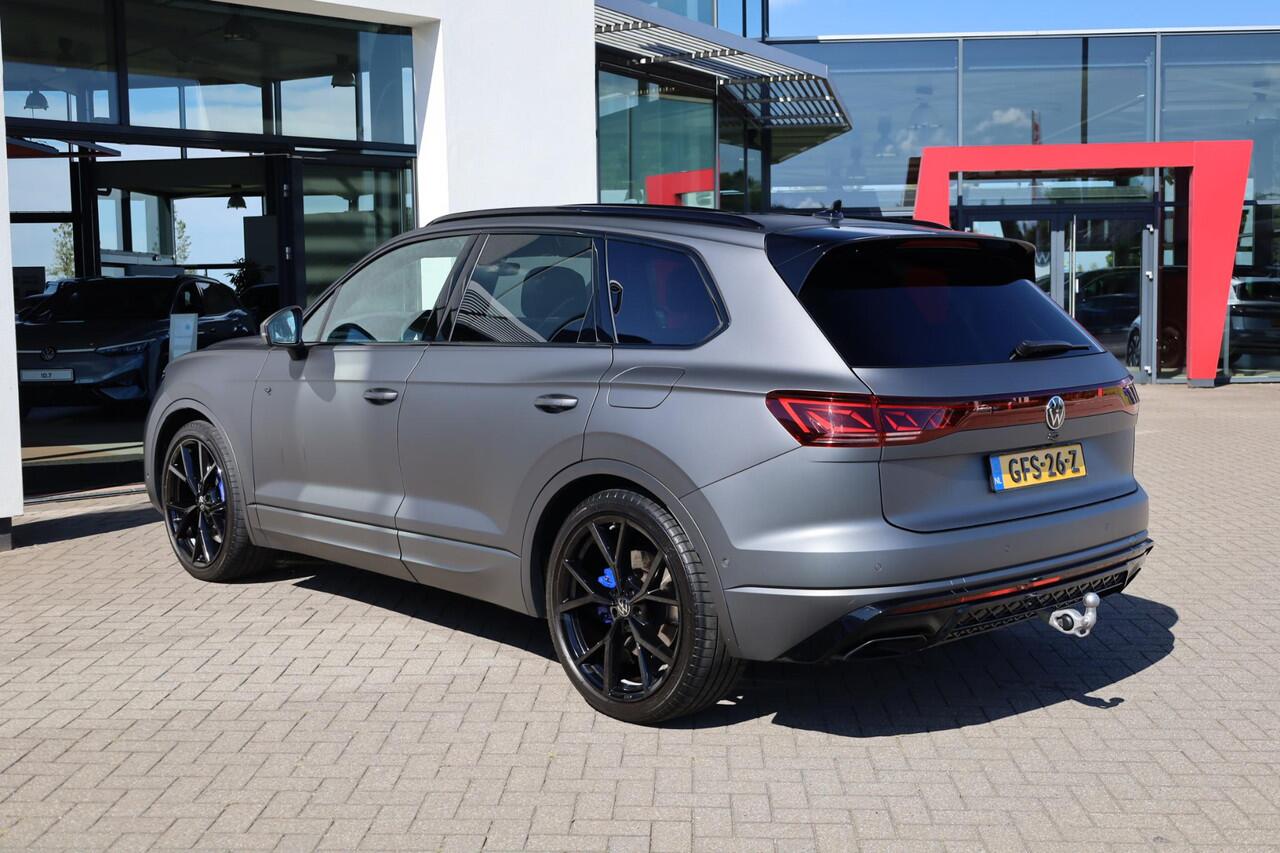 Volkswagen TOUAREG 3.0 TSi eHybrid 4MOTION R 340KW/462PK DSG, 60 mnd / 100.000km garantie, area view, Harman Kardon, head up, puglia leder, panoramadak, trekhaak, 22" LMV zwart, ergo lederen stoelen met elektrische verstelling en geheugen, r-line in en exterieur, camera voo