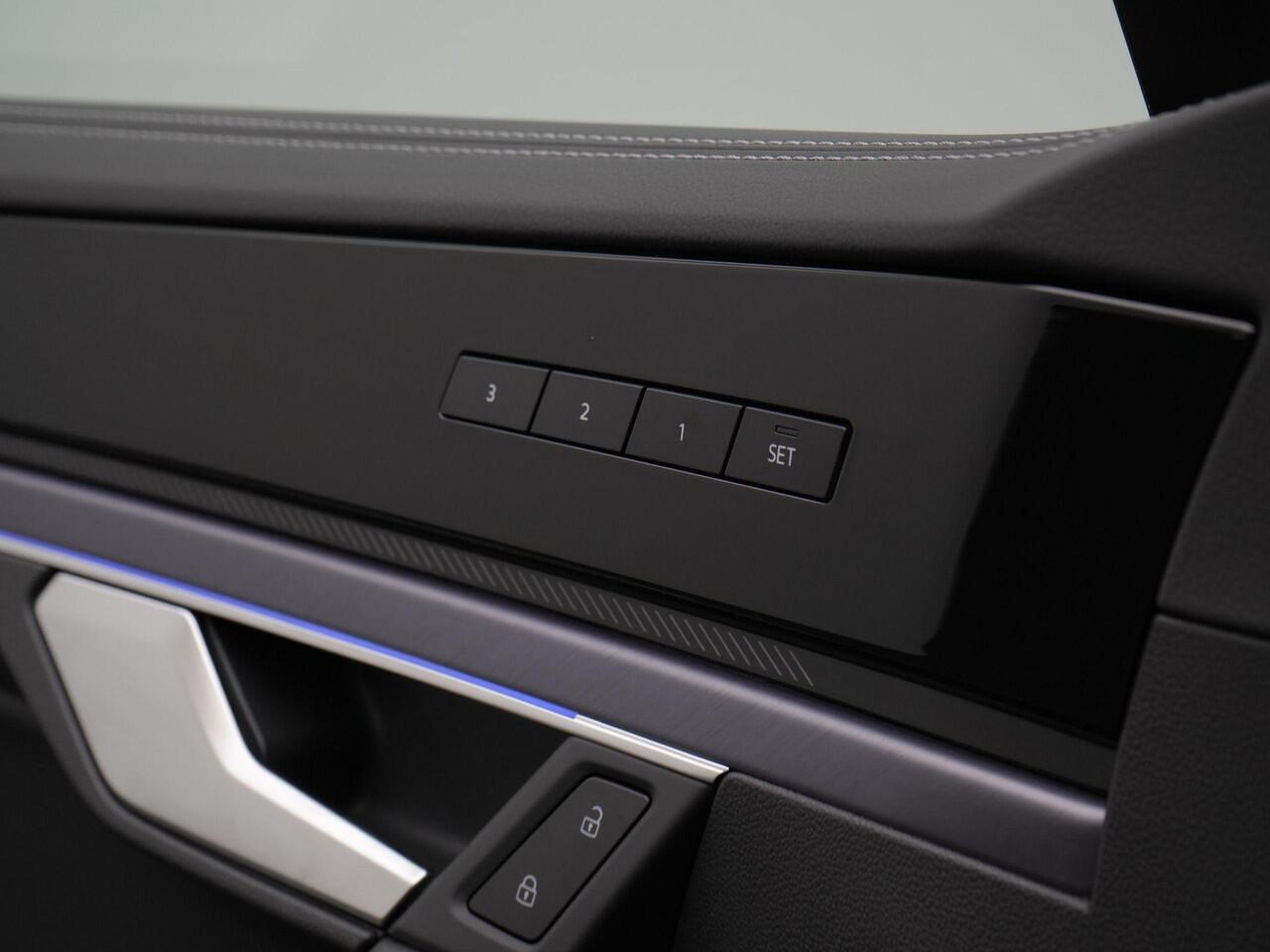 Volkswagen TOUAREG R 3.0 TSi 462 pk tiptronic eHybrid 4MOTION | Panoramadak | Head-up display | Geheugenstoelen | Dynaudio | Rondomzicht camera