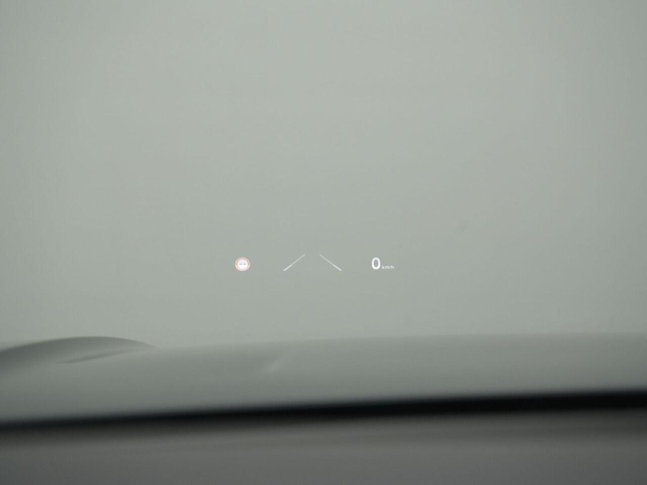 Volkswagen TOUAREG R 3.0 TSi 462 pk tiptronic eHybrid 4MOTION | Panoramadak | Head-up display | Geheugenstoelen | Dynaudio | Rondomzicht camera