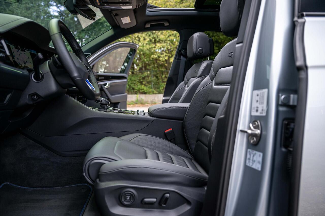 Volkswagen TOUAREG 3.0 TSI eHybrid R 4M Nightvision DynAudio Trekhaak