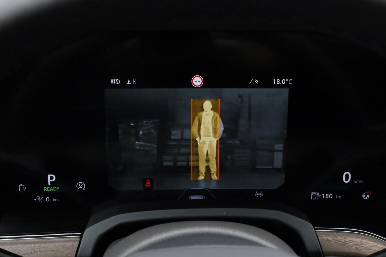 Volkswagen TOUAREG 3.0 TSi 381 pk tiptronic eHybrid 4MOTION Elegance | Panoramadak | Trekhaak | Nachtzicht | Geheugen-/massagestoelen | Leder | Stoelventilatie