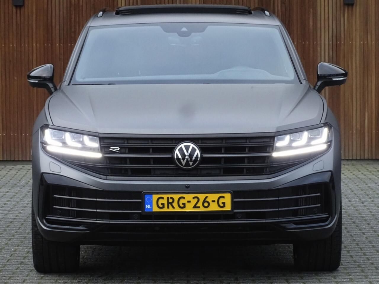 Volkswagen TOUAREG 3.0 TSi R eHybr 462PK 4M / Highline / 2024 / LED