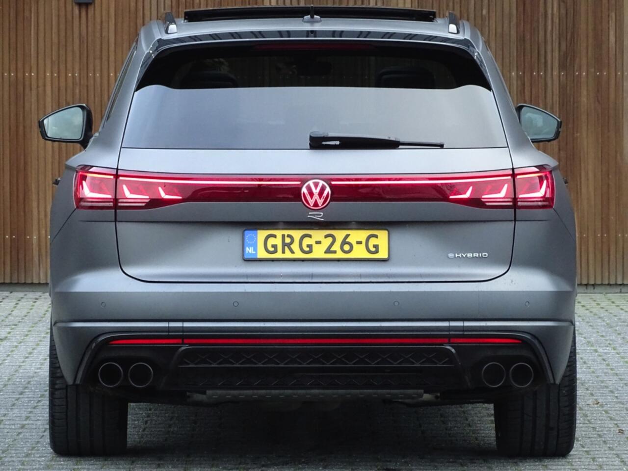 Volkswagen TOUAREG 3.0 TSi R eHybr 462PK 4M / Highline / 2024 / LED