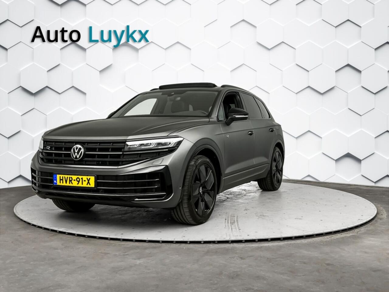Volkswagen TOUAREG 3.0 TSi eHybrid 4M 462 PK R | Panoramadak | Luchtvering | Trekhaak