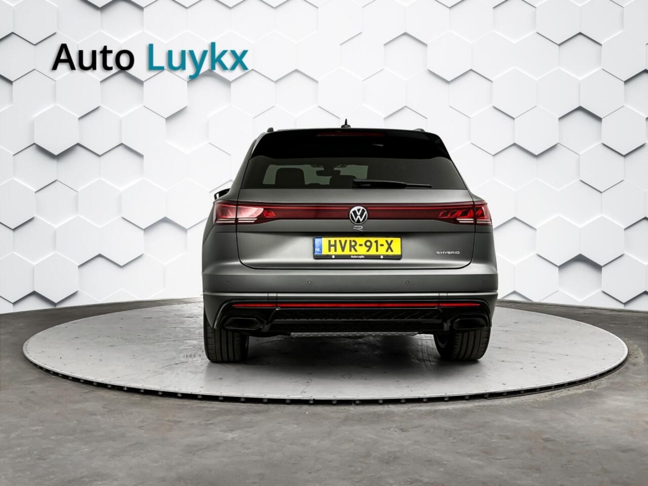 Volkswagen TOUAREG 3.0 TSi eHybrid 4M 462 PK R | Panoramadak | Luchtvering | Trekhaak