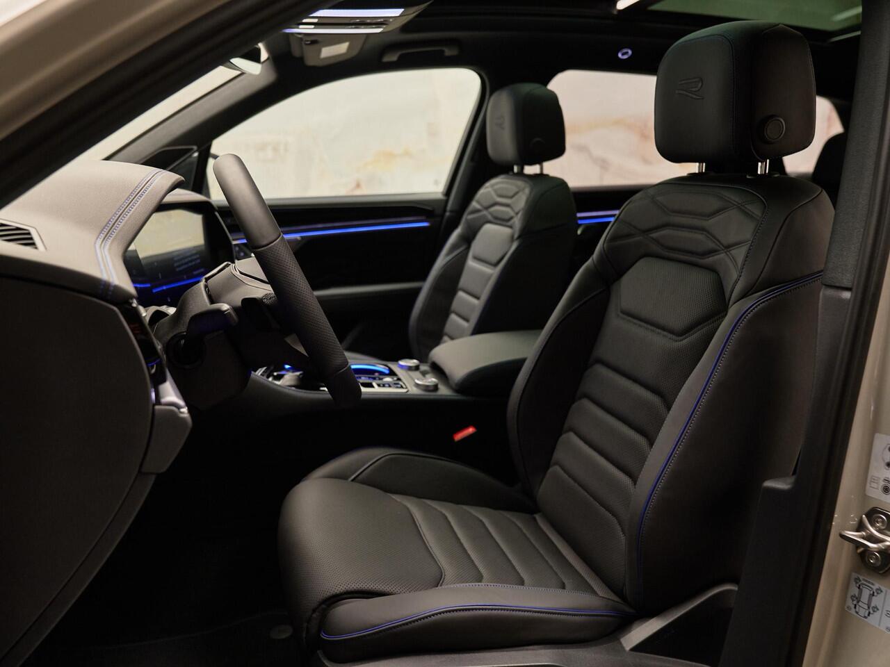 Volkswagen TOUAREG R V6 eHybrid 4Motion, pano, tr.haak, Dynaudio, 22'', luchtv., matrix-LED, memory, HUD, keyless, ACC, privacy