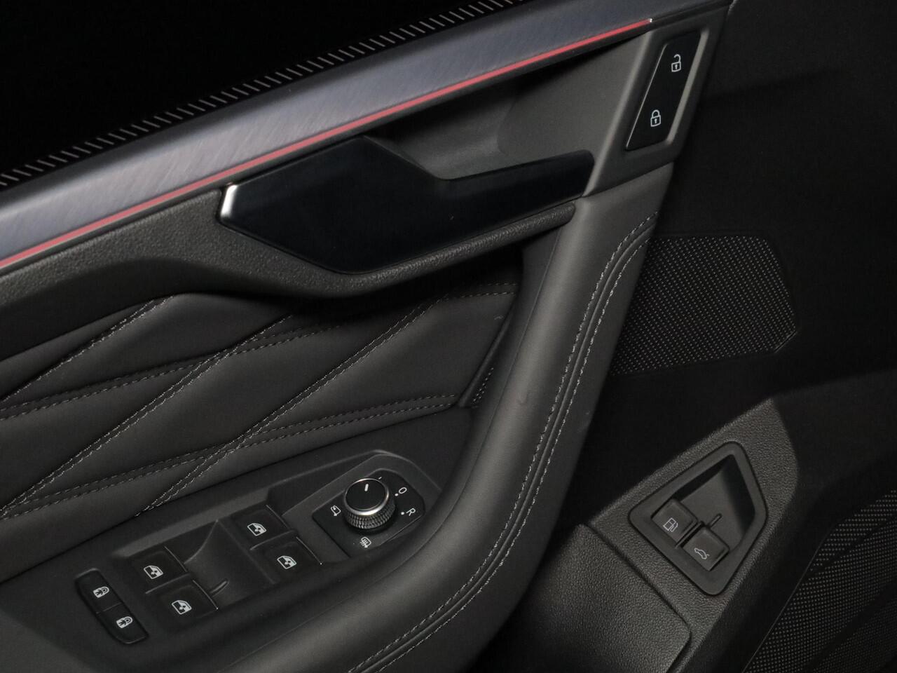 Volkswagen TOUAREG 3.0 TSi eHybrid 4MOTION R Edition 462PK PHEV| DYNAUDIO | Lederpakket "Puglia" |Luchtvering 22 Inch LM | Trekhaak incl Assistent |