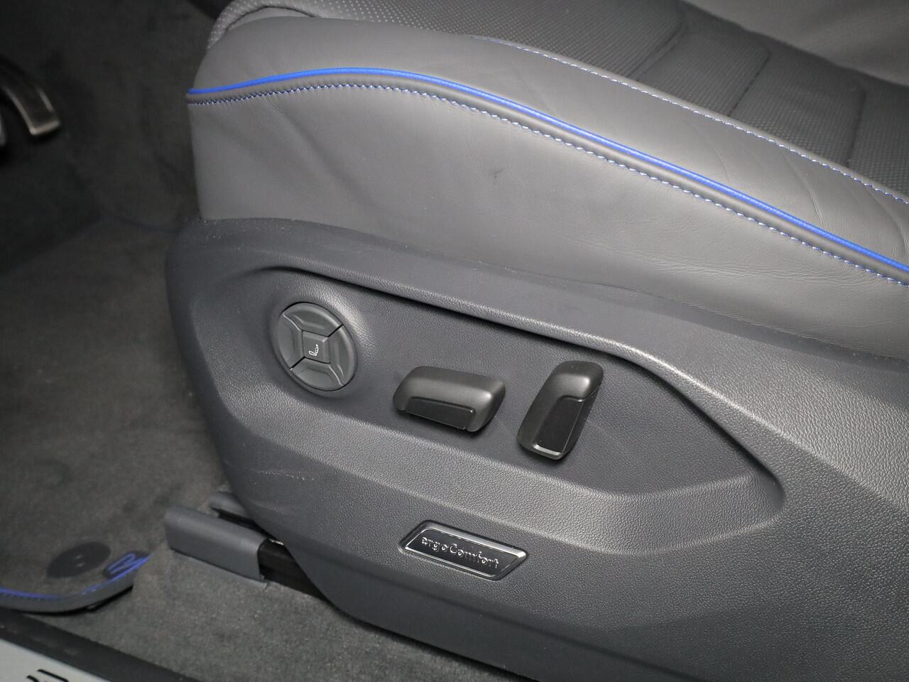 Volkswagen TOUAREG 3.0 TSi eHybrid 4MOTION R Edition 462PK PHEV| DYNAUDIO | Lederpakket "Puglia" |Luchtvering 22 Inch LM | Trekhaak incl Assistent |