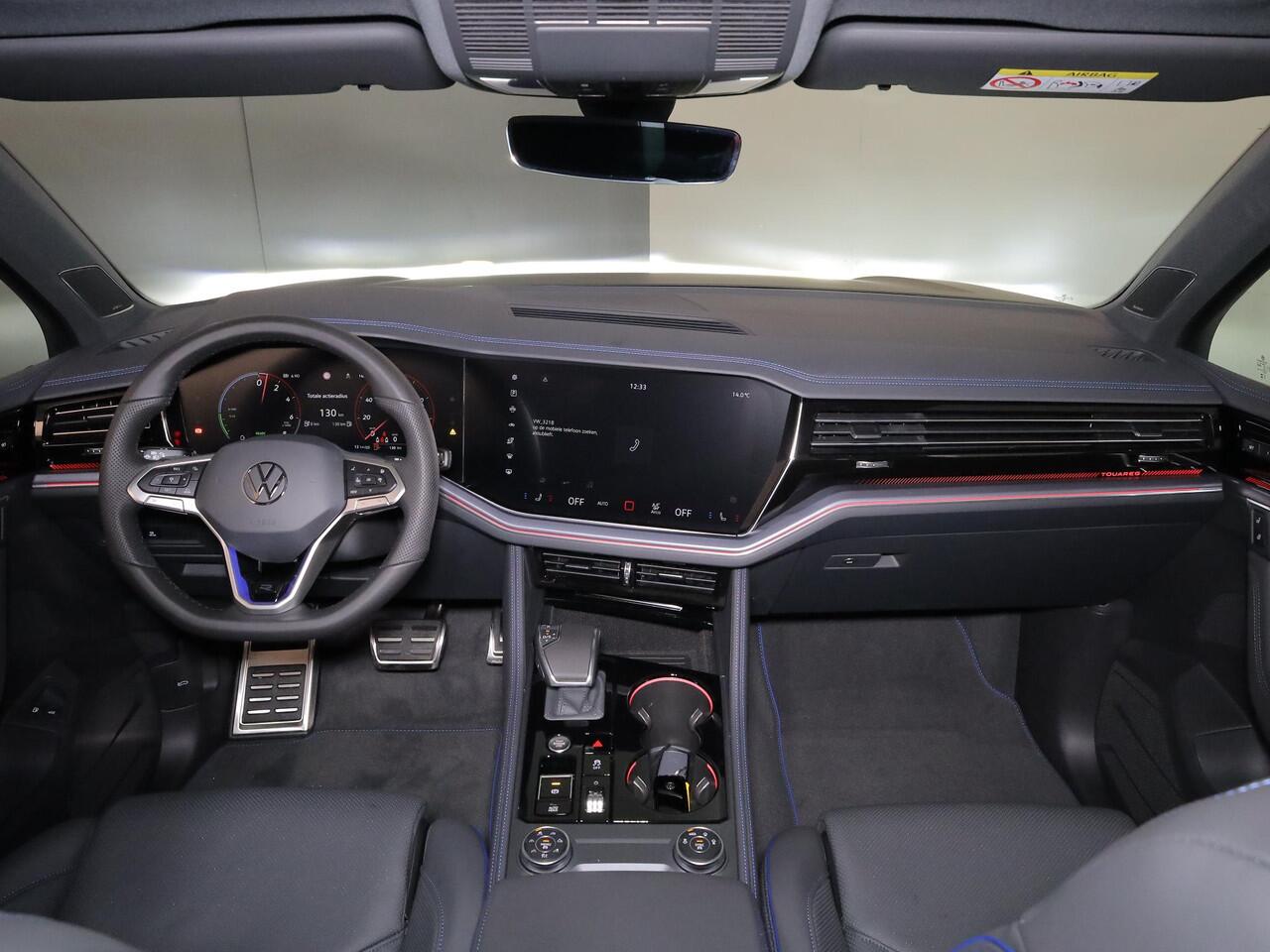 Volkswagen TOUAREG 3.0 TSi eHybrid 4MOTION R Edition 462PK PHEV| DYNAUDIO | Lederpakket "Puglia" |Luchtvering 22 Inch LM | Trekhaak incl Assistent |