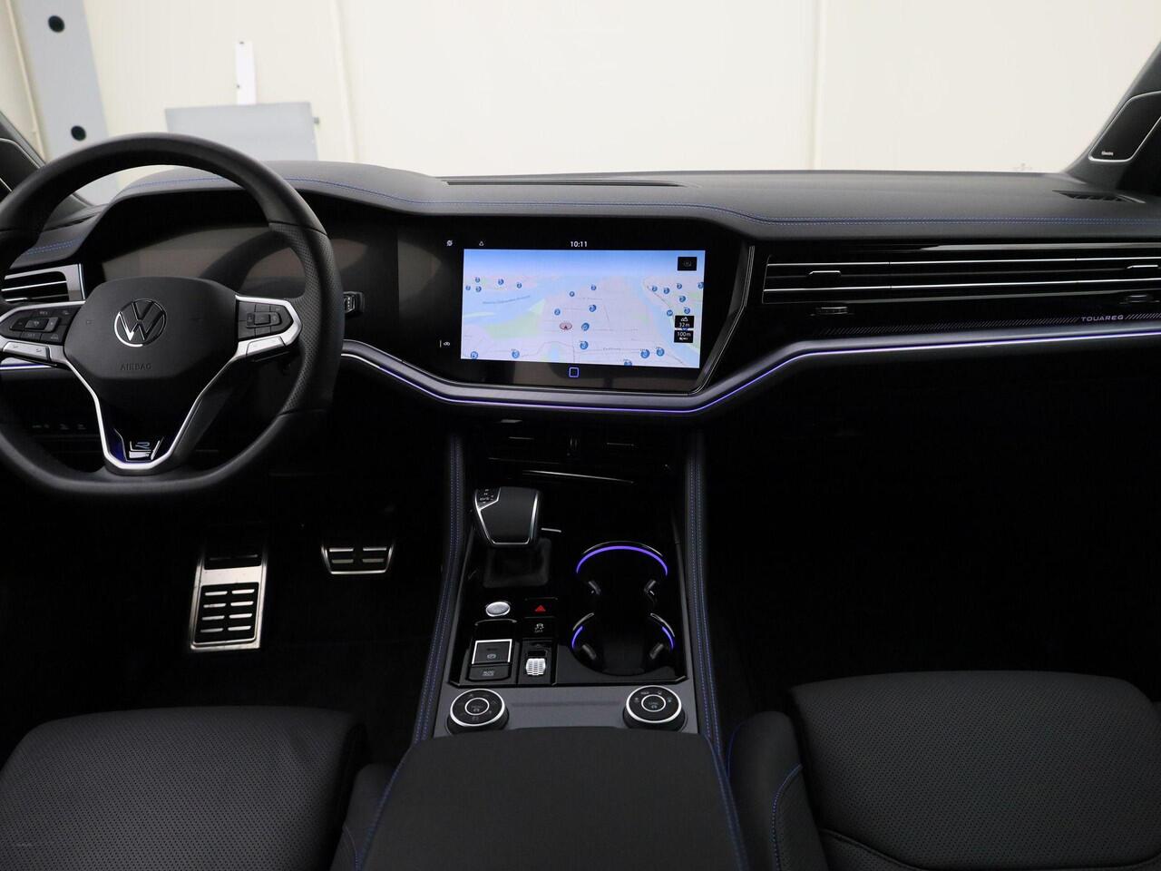 Volkswagen TOUAREG 3.0 TSI eHybrid 462PK DSG 4MOTION R · Panoramadak · Elek. Trekhaak · 360°Camera · Stoelmassage & ventilatie · Garantie t/m 11-05-2029 of 100.000km