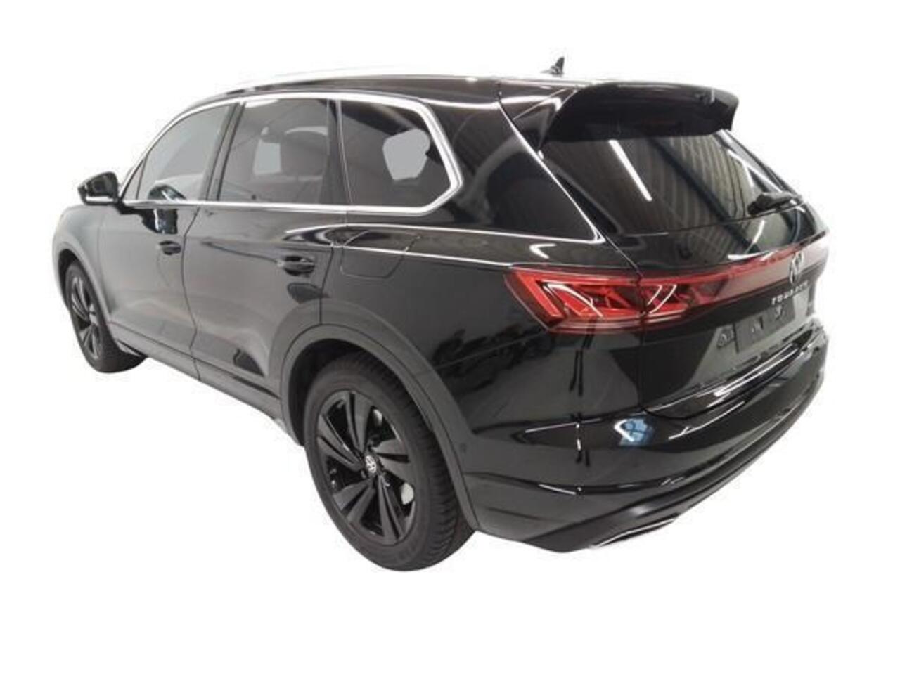 Volkswagen TOUAREG 3.0 TSi eHybrid 4MOTION Elegance