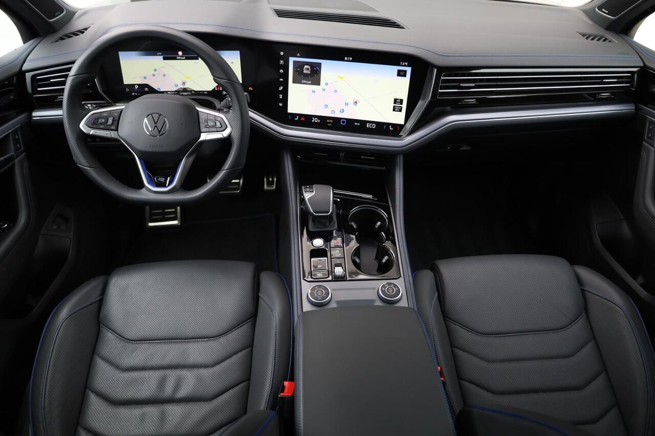 Volkswagen TOUAREG 3.0 TSi eHybrid 4MOTION R 340KW/462PK DSG Hybride, trekhaak wegklapbaar, Nachtzicht ass, panoramadak, Puglia ergo lederen bekl, Headup, 22'' Estoriel velgen, tegenmeerprijs winterset ( zie foto) Comfort pakket, memory pakket, licht en zicht pakket, geluid