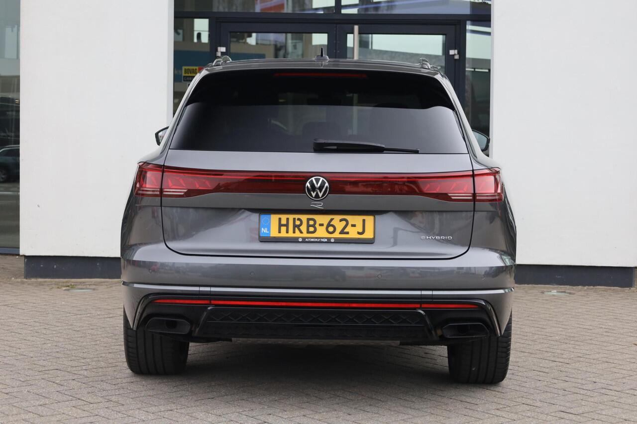 Volkswagen TOUAREG 3.0 TSi eHybrid 4MOTION R 340KW/462PK DSG Hybride, trekhaak wegklapbaar, Nachtzicht ass, panoramadak, Puglia ergo lederen bekl, Headup, 22'' Estoriel velgen, tegenmeerprijs winterset ( zie foto) Comfort pakket, memory pakket, licht en zicht pakket, geluid