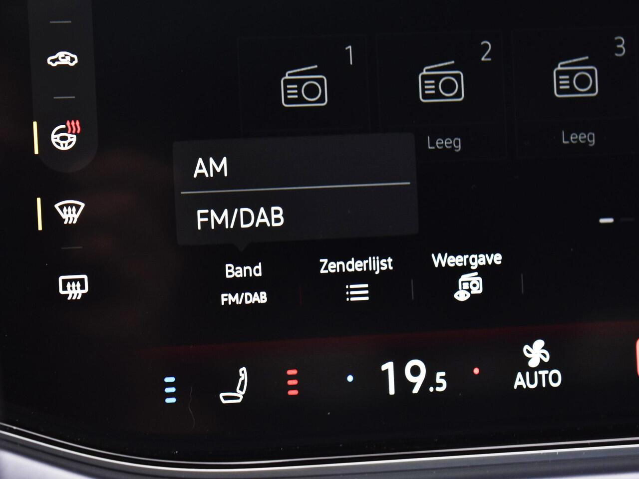 Volkswagen TOUAREG R Edition 3.0 eHybrid 462 PK 8 versn. DSG · Nachtzichtassistent · Comfort Pakket · Trekhaak inklapbaar, met elektrische ont grendeling, incl. aanhangwagenmanoeuvreerhulp 'Trailer Assist' · Zijruiten achter en achterruit getint, 82% lichtabsorberend en gel