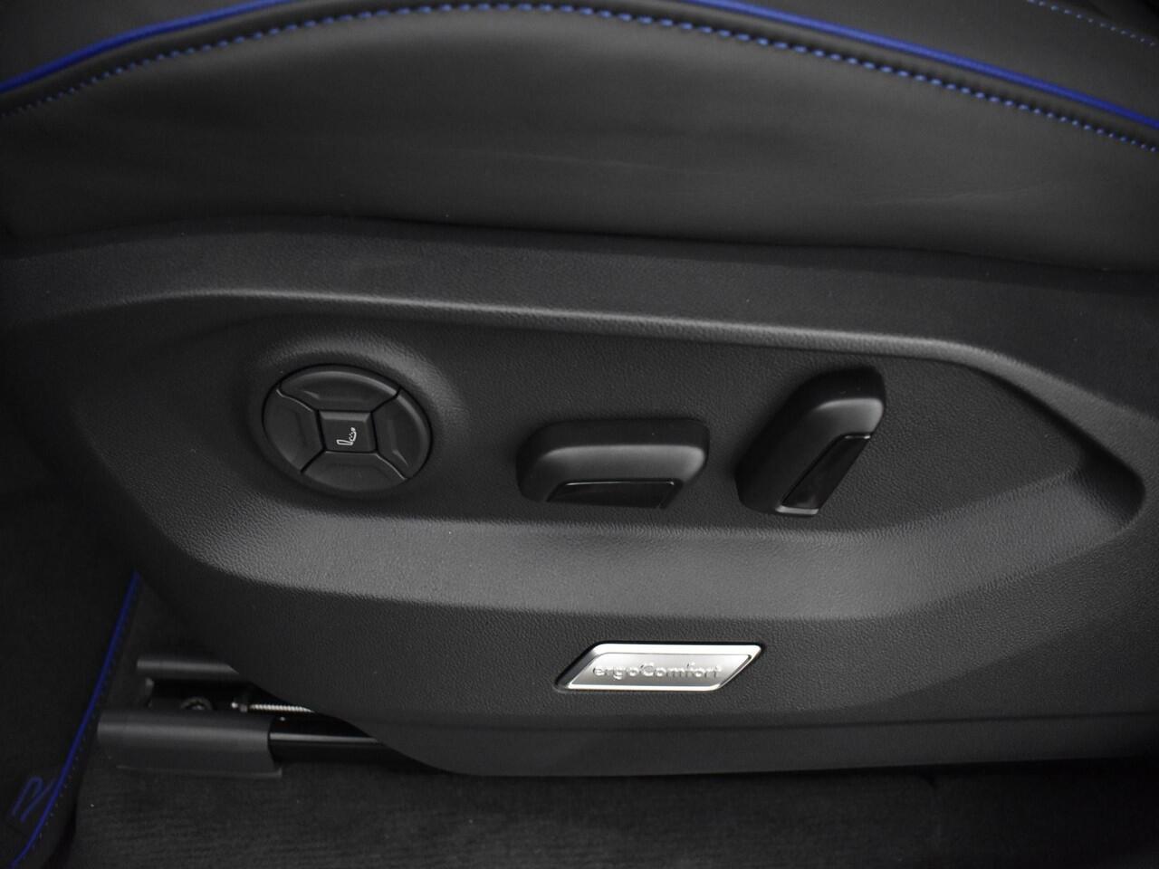 Volkswagen TOUAREG R Edition 3.0 eHybrid 462 pk 8 versn. · Comfort pakket · Nachtzichtassistent (night vision) · Opberg pakket · Trekhaak inclusief aanhangermanoeuvreerhulp 'trailer assist'