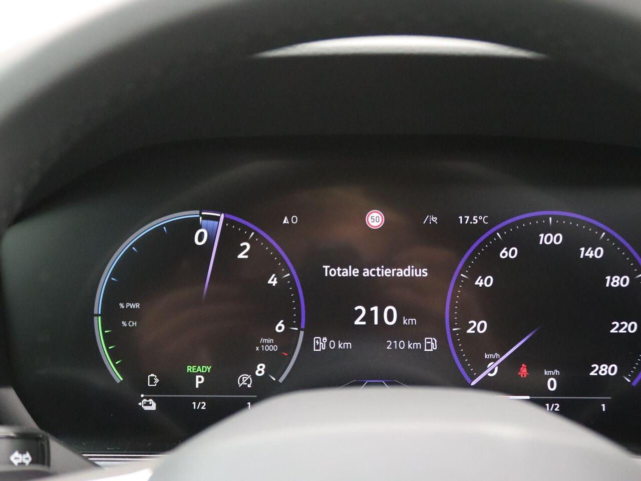 Volkswagen TOUAREG 3.0 TSi eHybrid 4MOTION R Edition 463PK DSG matrix led, trekhaak, panoramadak, 360gr. camera, leder, luchtvering, keyless, stuur-stoelverwarming, Dynaudio, head-up display, 22" lichtmetaal