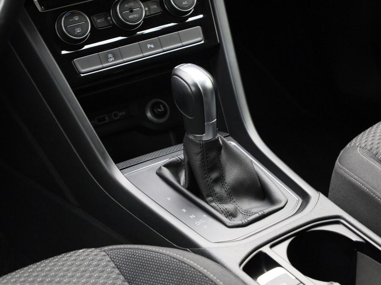 Volkswagen TOURAN 1.4 TSI 110kW/150PK Comfortline DSG 7-Persoons · Navigatie · Trekhaak · Apple Car Play ·