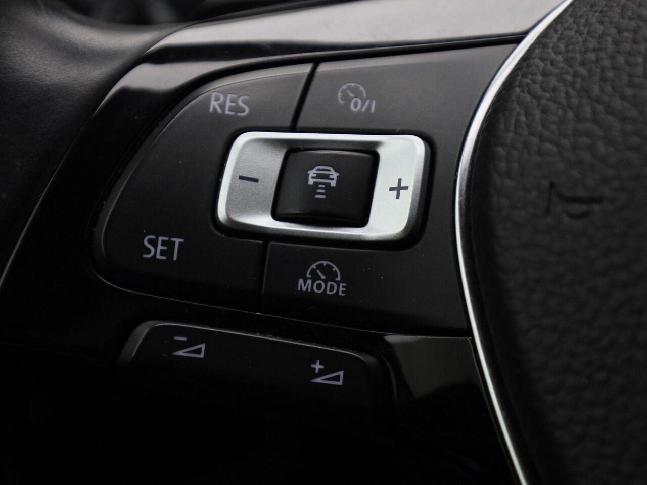 Volkswagen TOURAN 1.4 TSI 110kW/150PK Comfortline DSG 7-Persoons · Navigatie · Trekhaak · Apple Car Play ·