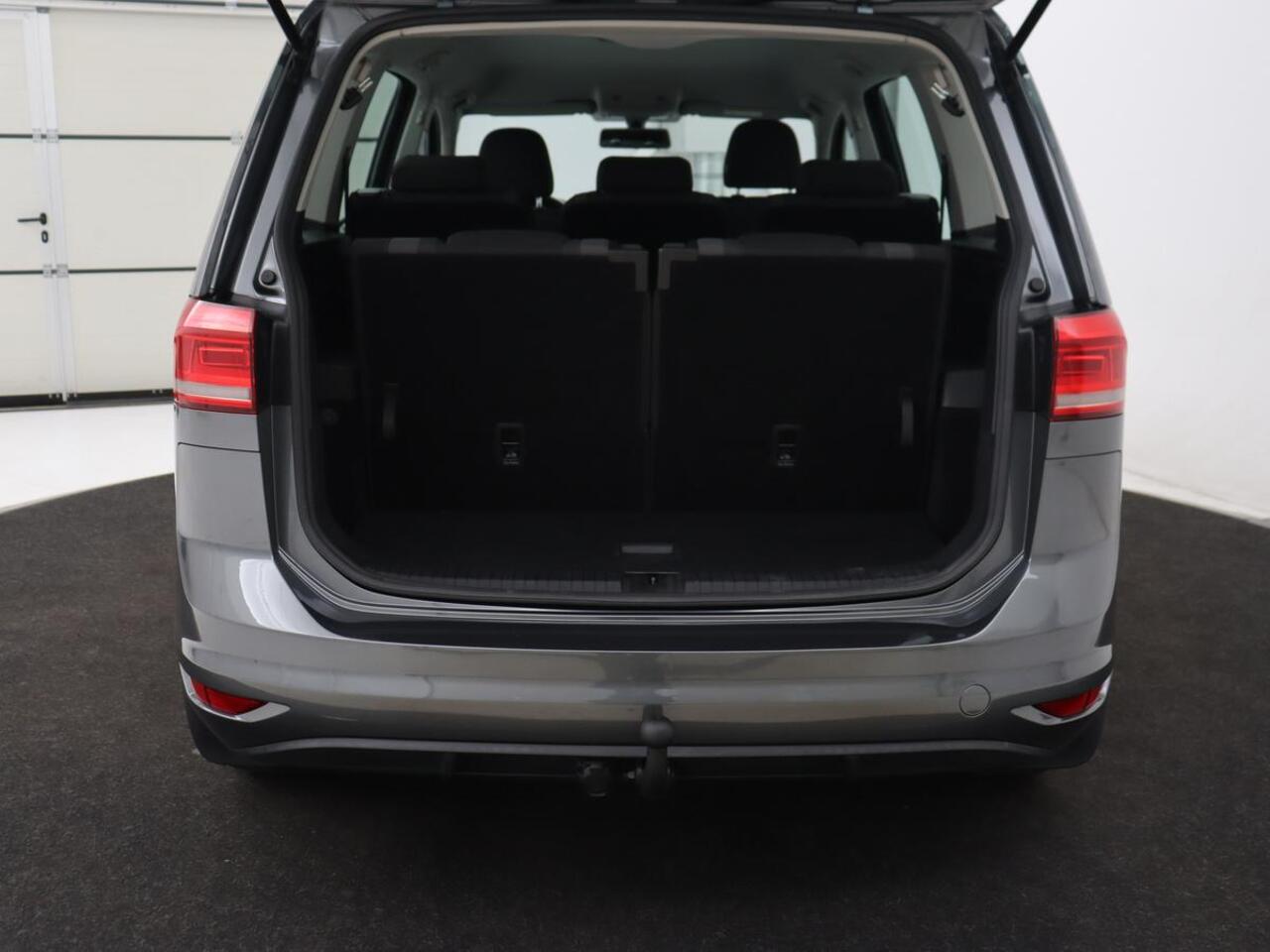 Volkswagen TOURAN 1.2 TSI Comfortline 7-persoons | Trekhaak | Carplay | Climate control | Cruise control | Bluetooth